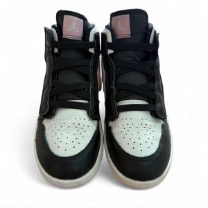 Kids Jordan 1 high top sneakers
